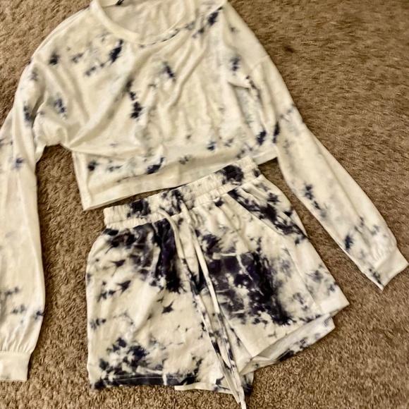 Tie die matching short and long sleeve out fit- blue and white - Picture 2 of 2